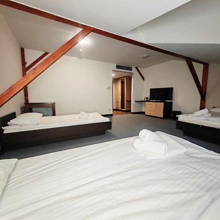 Maka I Magia Obiady Domowe Hotel Замбрув Екстериор снимка