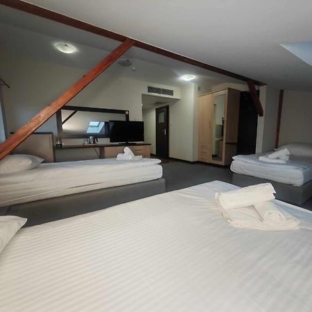 Maka I Magia Obiady Domowe Hotel Замбрув Екстериор снимка