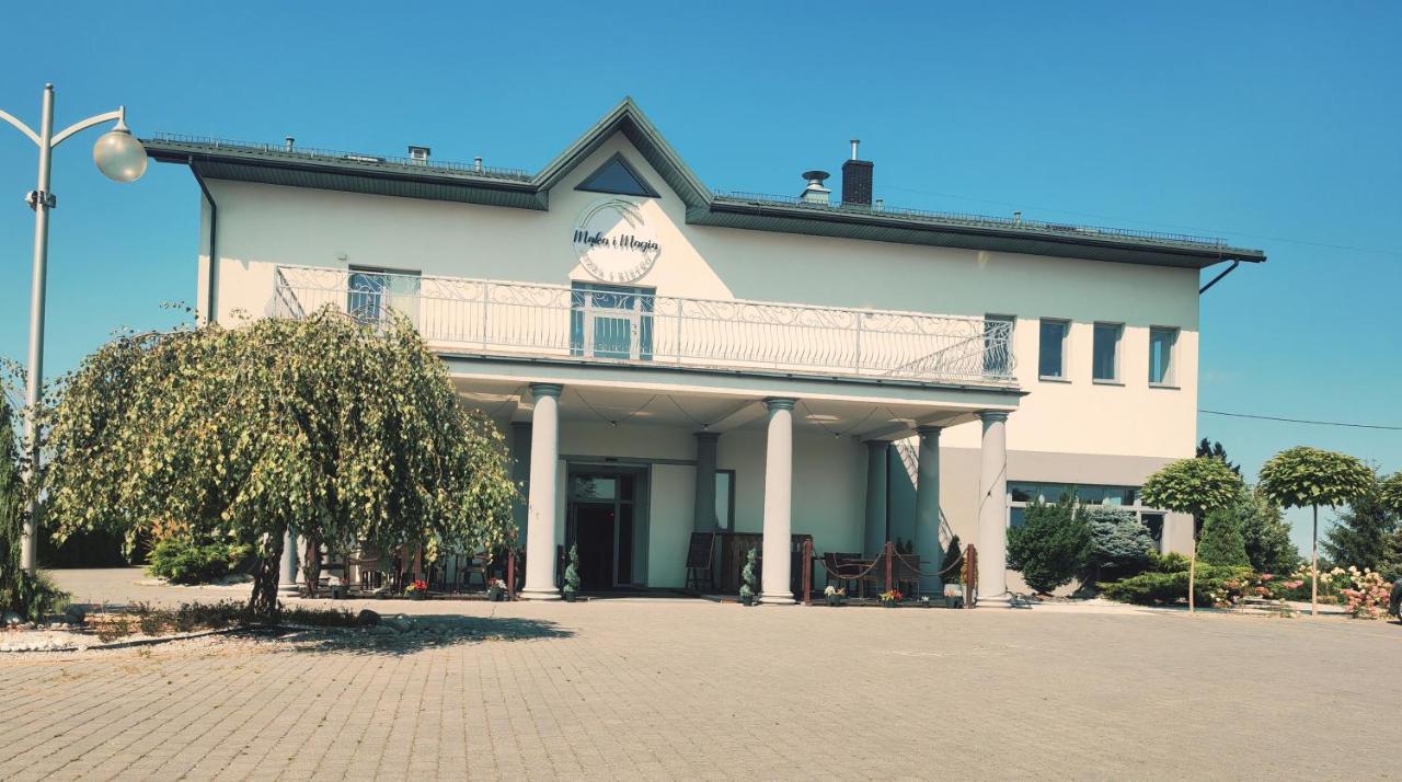 Maka I Magia Obiady Domowe Hotel Замбрув Екстериор снимка