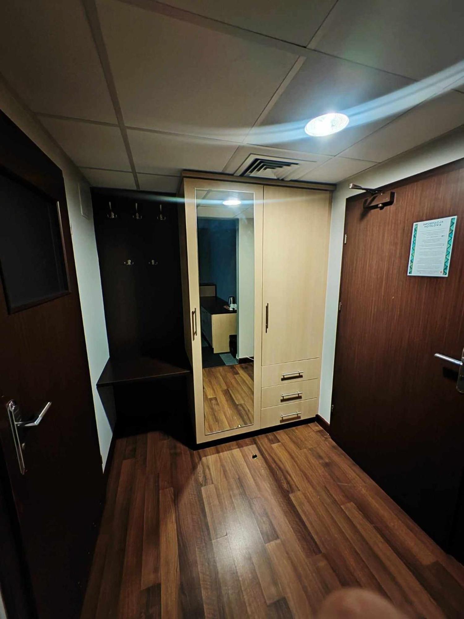 Maka I Magia Obiady Domowe Hotel Замбрув Екстериор снимка