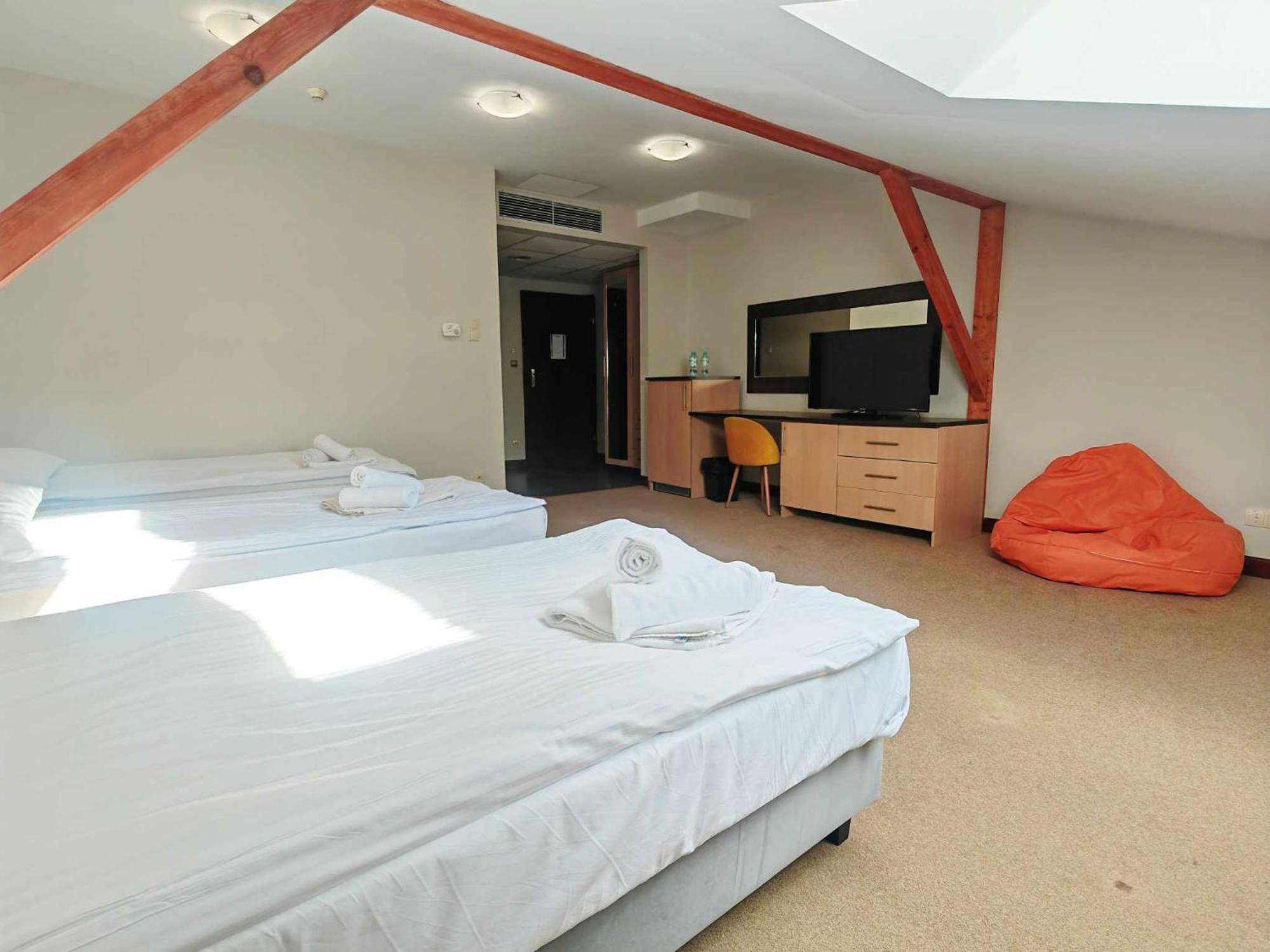 Maka I Magia Obiady Domowe Hotel Замбрув Екстериор снимка